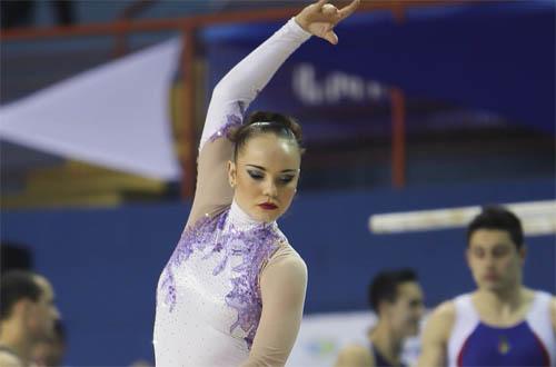 Angélica Kvieczynski, uma das atletas brasileiras mais experientes da ginástica rítmica, diz que aclimatação antes de uma grande competição como o Mundial é bom para se concentrar e aprimorar séries / Foto: Ricardo Bufolin/Photo&Grafia